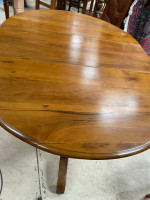 /album/galerie-de-photos-05-table-ronde-table-ovale-table-demi-lune-table-abattant/table-ronde-noyer-rall-110-1-jpeg/